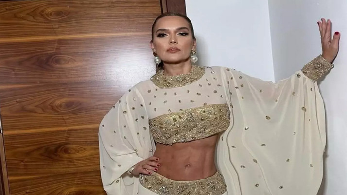 Demet Akalın isyan etti, Seul'de kriz çıktı: ''Türkiye'nin gözünü seveyim!''