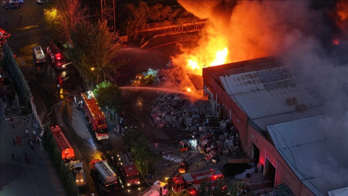 Kayseri OSB’de keçe fabrikasında yangın