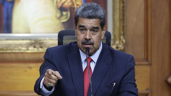 Maduro: "Trump'ın ellerini kana bulamak istiyorlar"