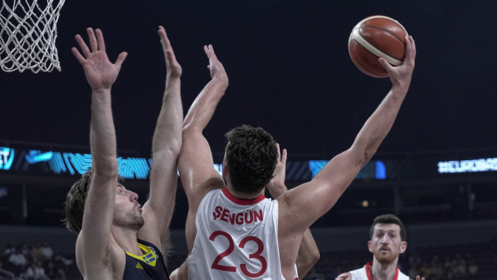 Türkiye EuroBasket 2025'te İsveç'i devirip çeyrek finale yükseldi