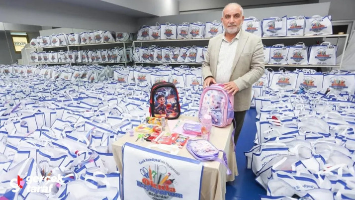 Samsun'da okulun ilk günü öğrencilere sürpriz! Çanta ve kırtasiye seti dağıtıldı