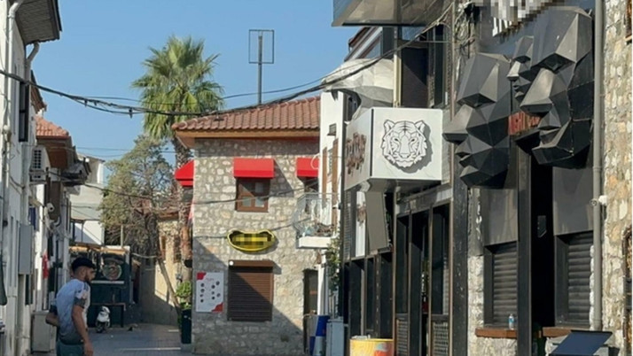 Muğla Marmaris'te silahlı saldırıda 2 kişi yaralandı...