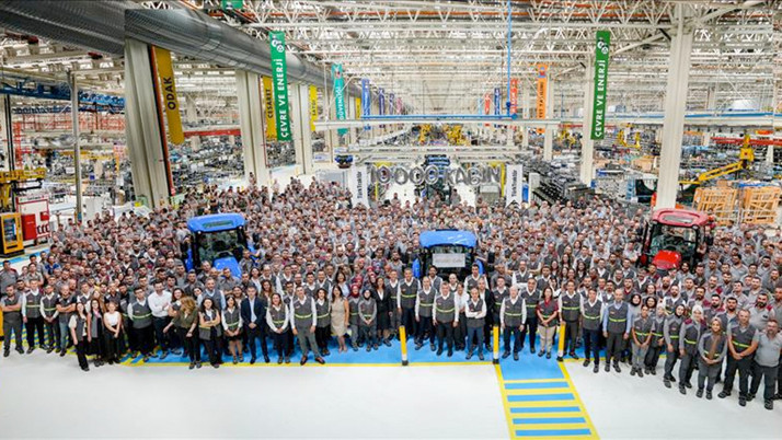 TürkTraktör 10 bininci kabini üretti