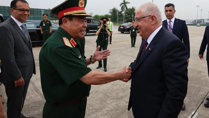 Milli Savunma Bakanı Yaşar Güler, Vietnam’da!