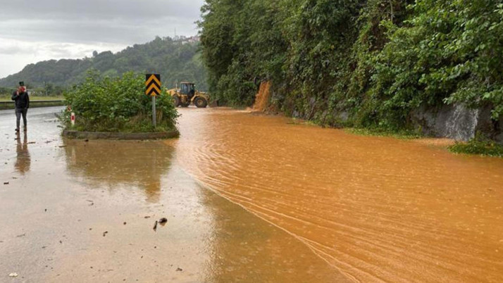 Rize'de yağışlar dere yataklarında su yükselmesine yol açabilir