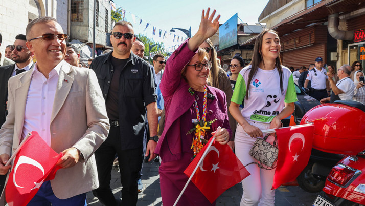 Gastronomi festivali renki açılışıyla başladı! Şehir lezzete, tarihe, kültüre ve sanata doyacak