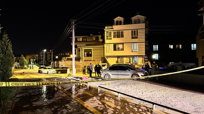 Kocaeli Kartepe'de ayrılmak isteyen sevgilisini ve kardeşini öldürüp ihtihar etti