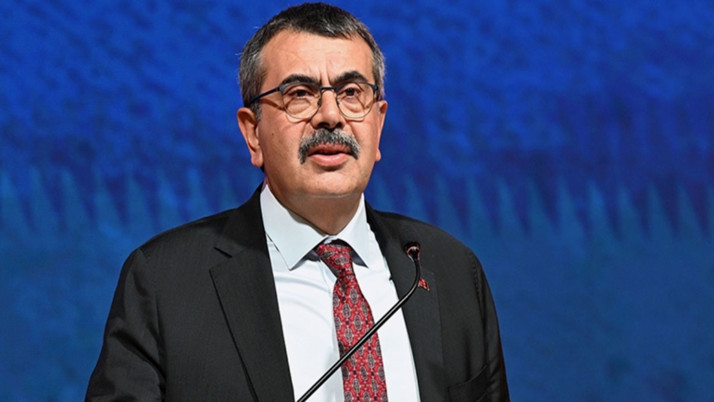 Zorunlu eğitim süresi azalıyor mu? Milli Eğitim Bakanı Yusuf Tekin'den önemli açıklama!