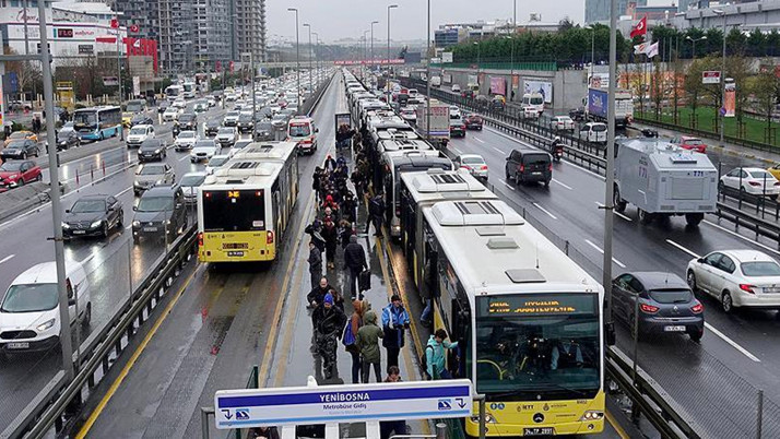 Minibüse, metrobüse, taksiye, okul servisine zam geldi! İndi bindi ne kadar oldu? 15 Eylül zamlı tarife geçerli
