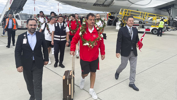 Avrupa ikincisi A Milli Erkek Basketbol Takımı yurda döndü
