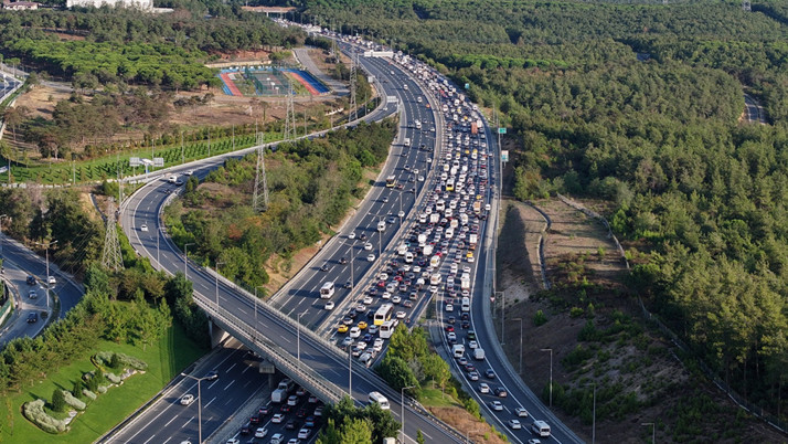 İstanbul'da haftanın ilk iş gününde trafik yoğunluğu