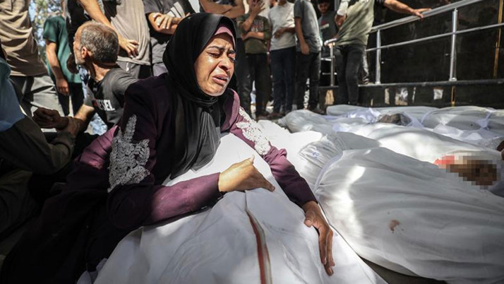 İsrail’in sabahtan bu yana Gazze'ye düzenlediği saldırılarda can kaybı 100'ü aştı