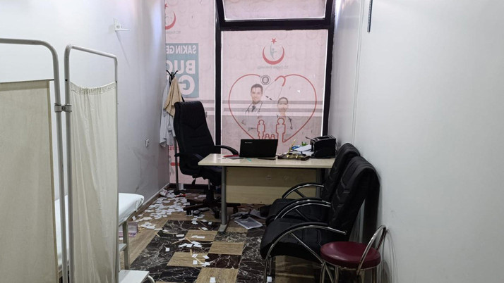 Aile sağlığı merkezinde "sırayı mı bekleyeceğim" diyerek dehşet saçtı