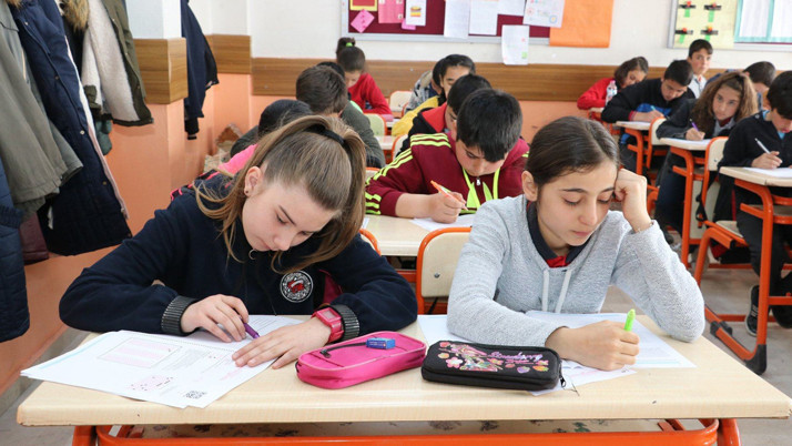 Orta okul ve liselerde yeni dönem başlıyor! Tüm öğrencilere uygulanacak
