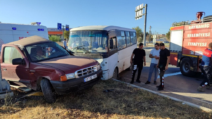 Çanakkale'de korkunç kaza! İşçi servisiyle kamyonet çarpıştı: 5 kişi yaralı