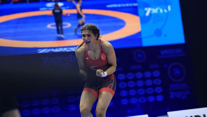 Nesrin Baş, Dünya Güreş Şampiyonası'nda gümüş madalya kazandı