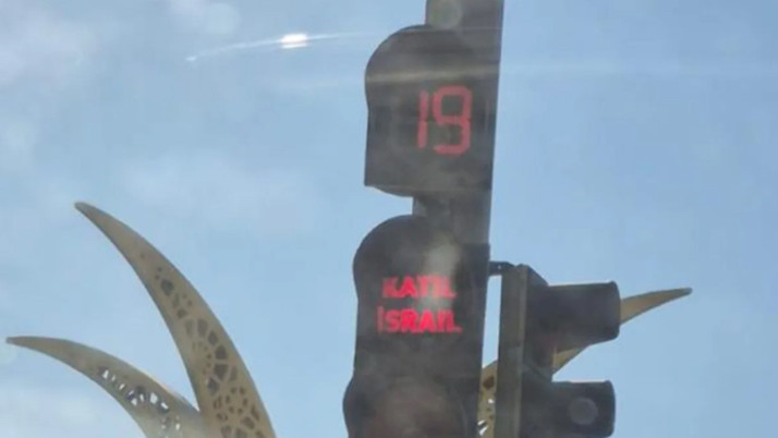 Niğde Belediyesi trafik ışıklarına 'Katil İsrail' yazdı!