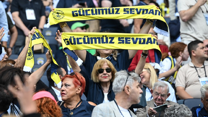 Fenerbahçe Kulübü seçiminde gerginlik! Tribünler karıştı...