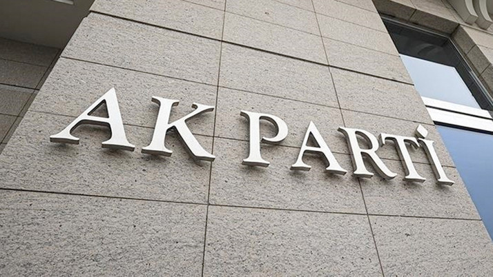 AK Parti'de üç günde sekiz il başkanı istifa etti Şamil Tayyar: Neşter derine vurulmalı