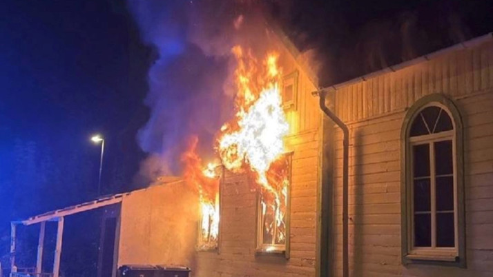 İsveç'te bir camide yangın çıktı! Kundaklama şüphesi herkesi korkuttu