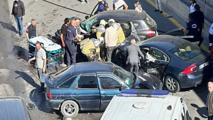 Ankara'da zincirleme trafik kazasında 4 kişi yaralandı