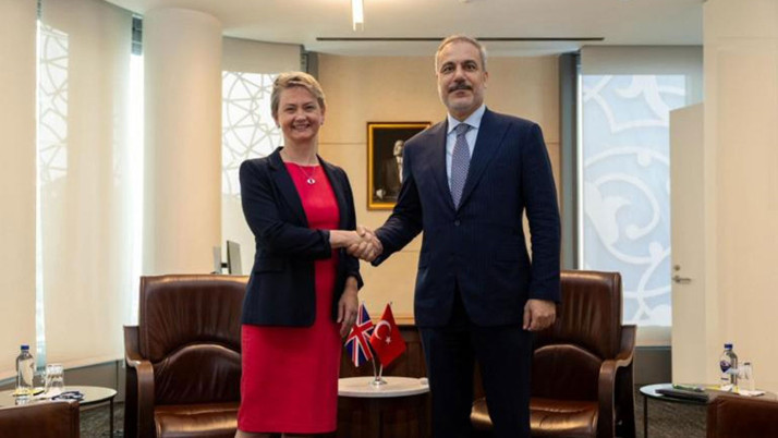 Bakan Fidan, Birleşik Krallık Dışişleri Bakanı Cooper ile görüştü