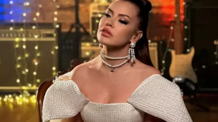 Beyninde kitle çıkmıştı! Şarkıcı Lara'nın duygulandıran paylaşımı