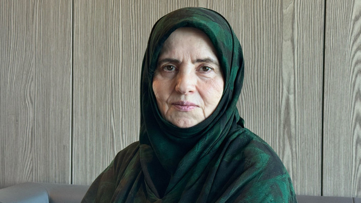 Emine Şenlikoğlu: Ben bu romanı kelle koltukta yazdım