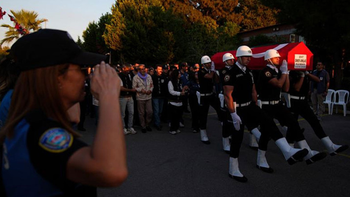 Şehit polis Amilağ'ın cenazesi memleketi Şanlıurfa'ya uğurlandı