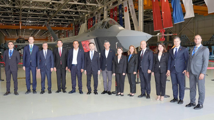 Özgür Özel'den dikkat çeken KAAN paylaşımı