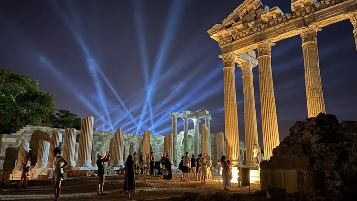 Gece müzeciliğinde ziyaretçi rekoru! Bakan Ersoy duyurdu: 2 Kasım'a kadar uzatıldı