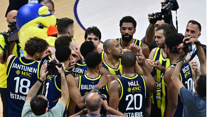Fenerbahçe Beko Paris Basketbol'u farklı yendi