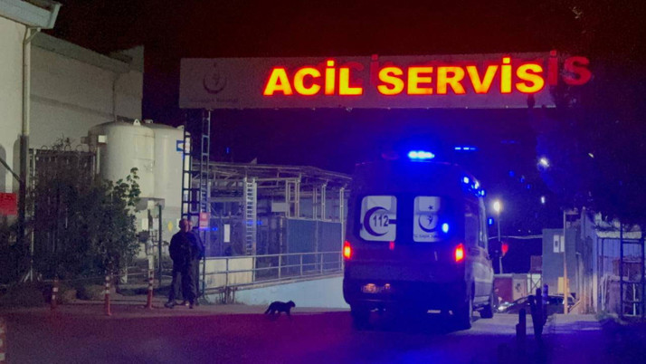 Balıkesir'de öğrenci servisiyle otomobilin çarpıştığı kazada 2 kişi öldü, 8 kişi yaralandı