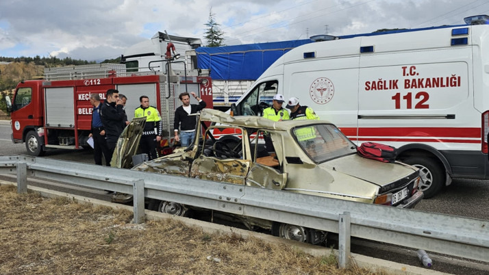 Isparta’da otomobil ve tır kazası: 2 ölü, 3 yaralı