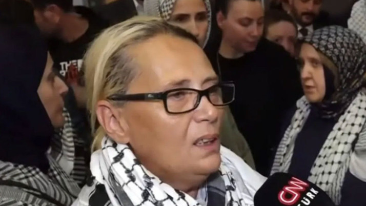 Türk aktivist Ayçin Kantoğlu: İsrail askerleri çıplak arama yaptı