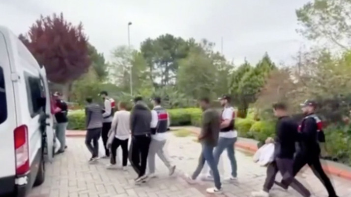 PTT ve HGS adını kullanarak dolandırıcılık yapan 12 şüpheli yakalandı