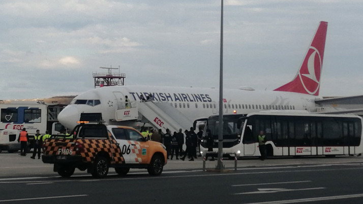 İsrail'in alıkoyduğu aktivistleri getiren THY uçağı İstanbul'a ulaştı