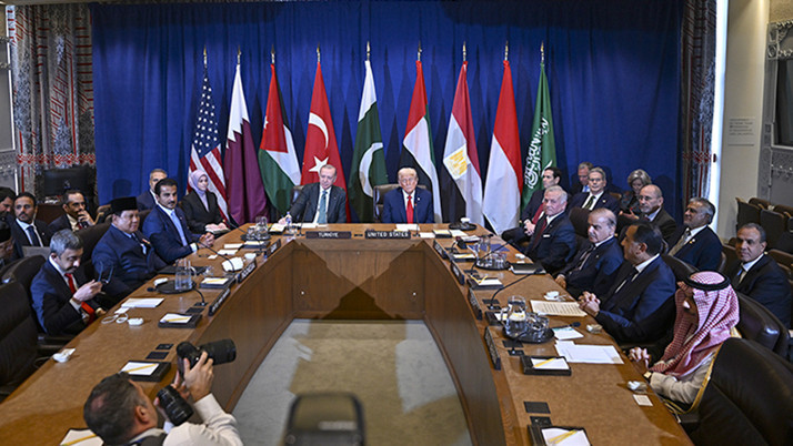 Yeni Akit yazarından Trump ile ne görüştün Erdoğan diyen muhalefete Trump ile yanıt