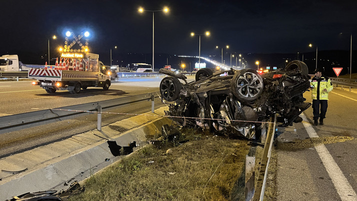 Kuzey Marmara Otoyolu'ndaki kazada 2 kişi öldü, 5 kişi yaralandı