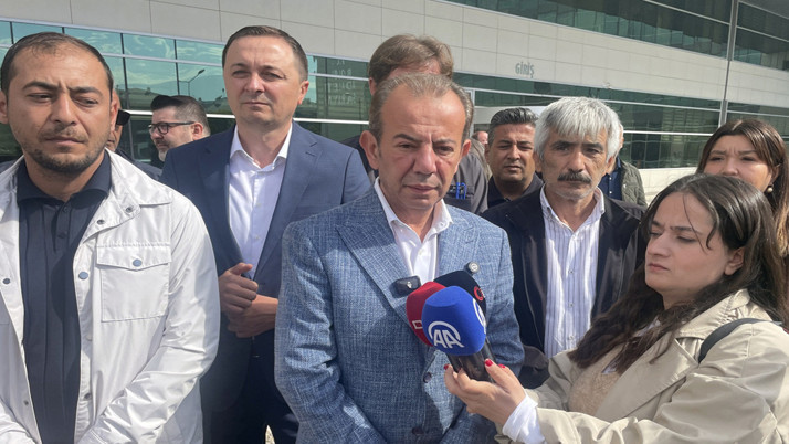 Bolu Belediye Başkanı Özcan'a "nefret ve ayrımcılık" davasında yurt dışı yasağı getirildi