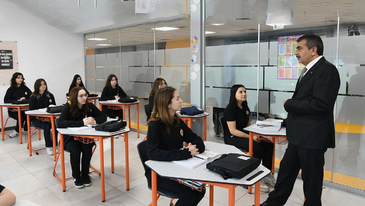 Lise kaç yıl olacak? Zorunlu eğitim süresi düşecek mi? İki ayrı ihtimal var...