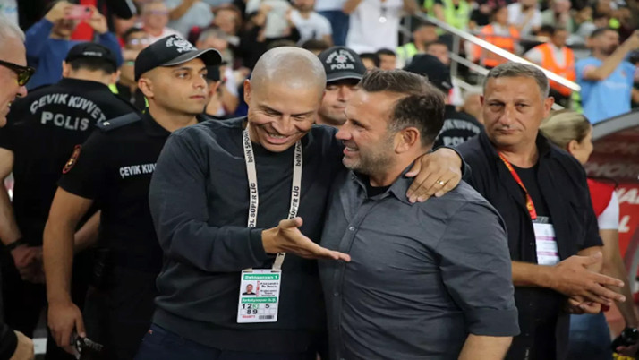 Okan Buruk bu sefer gözünü Alex'in öğrencisine dikti!