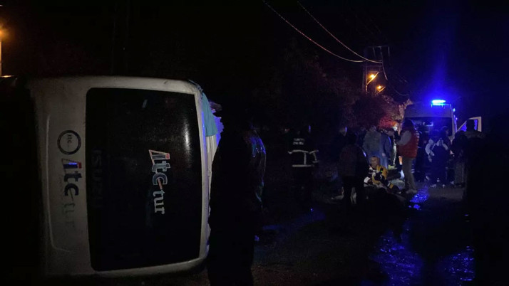 Kastamonu'da feci kaza! Tur midibüsü devrildi: 25 yaralı