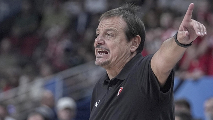 Ergin Ataman Panathinaikos Olympiakos maçının hakemine isyan etti