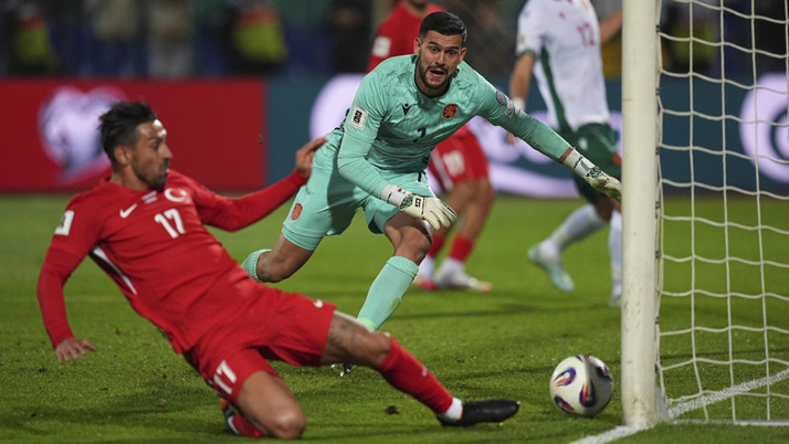 Fenerbahçe'de İrfan Can Kahveci ve Cenk Tosun'un neden kadro dışı kaldığı belli oldu