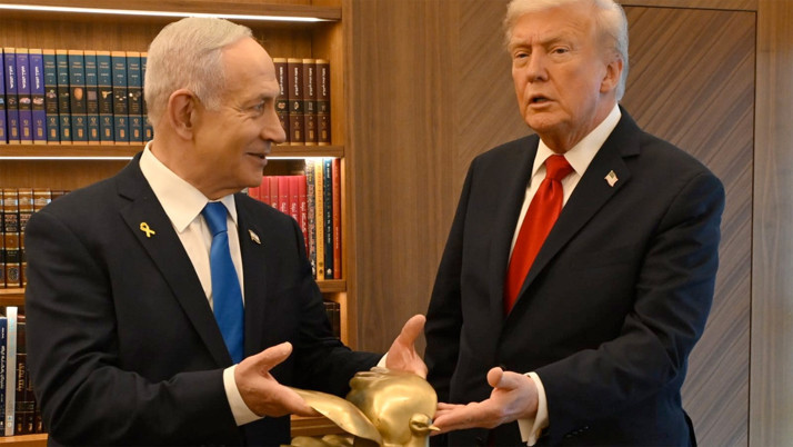 67 bin insanın kanına giren Netanyahu Trump'a altın barış güvercini hediye etti