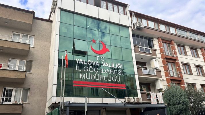 Yalova'da İl Göç İdaresi Müdürü ve 7 kişi gözaltına alındı! Valilik açıkladı: Görevden uzaklaştırıldılar