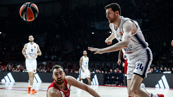 Anadolu Efes'ten rakiplerine gözdağı! Olympiakos'u devirdiler