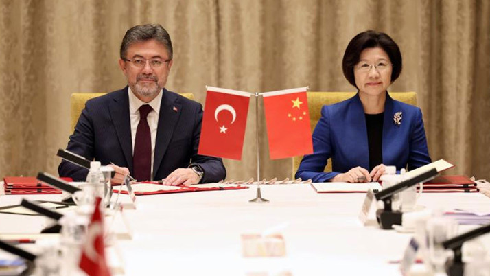 Çin'e su ürünleri ve badem ihracatı için imzalar atıldı