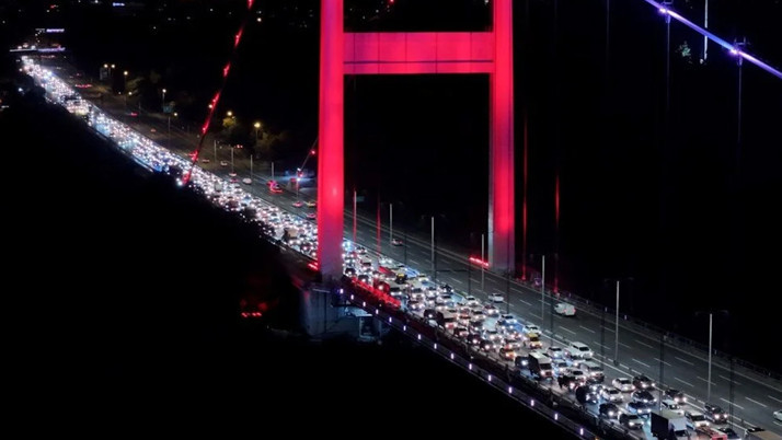 FSM'de intihar girişimi: Polis ikna çabaları kameralarda